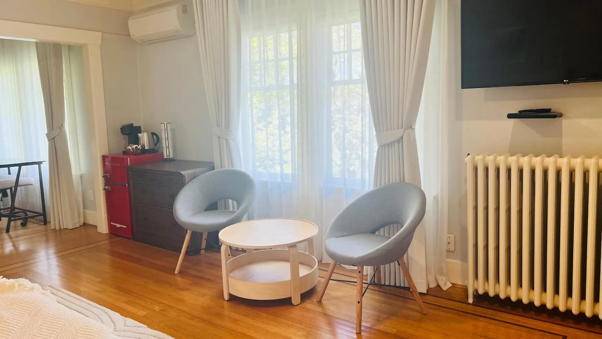 West King Edward Luxury Guest Home Vancouver Canada
