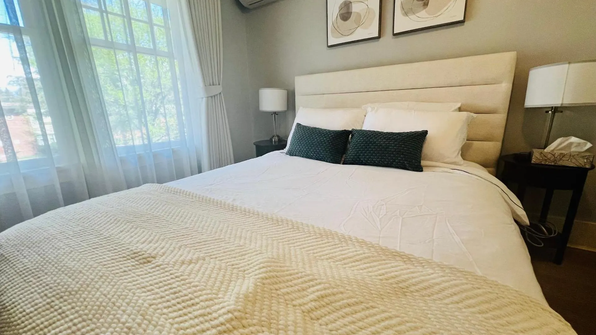 West King Edward Luxury Guest Home Vancouver