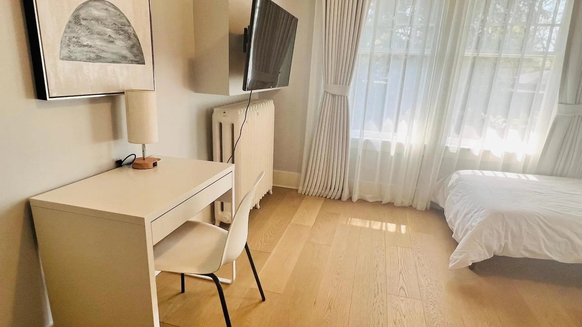 West King Edward Luxury Guest Home Vancouver Canada