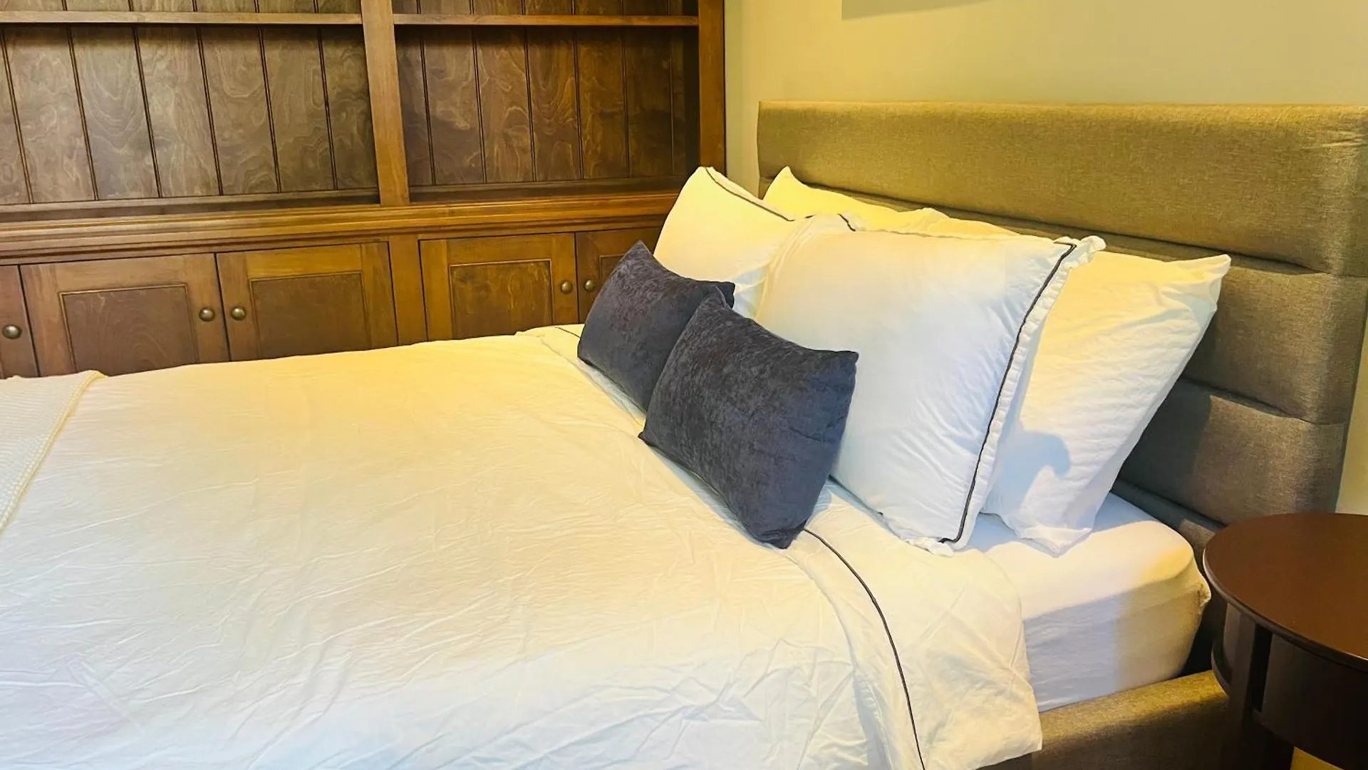 West King Edward Luxury Guest Home Vancouver Homestay